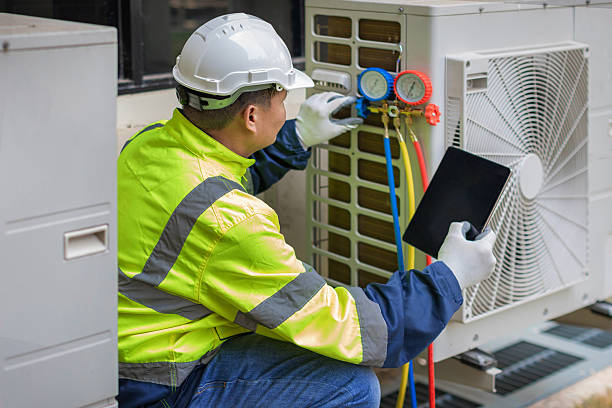 Professional Hvac technician working in Parlin, NJ